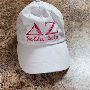 Delta Zeta hat
